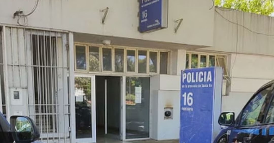 Se fugaron 16 detenidos de una comisaría en Rosario: dos fueron recapturados