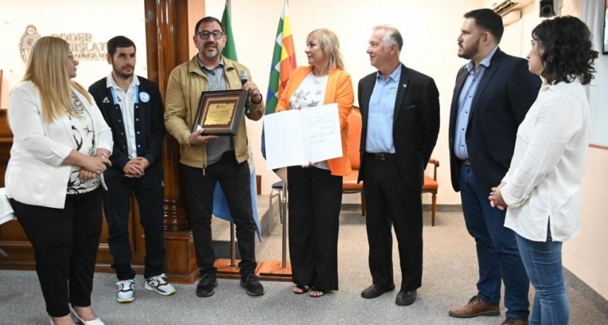 La Legislatura reconoció a los deportistas paraolímpicos Ángel Deldo y  Daniela Giménez y a DESOCHA por su compromiso y labor