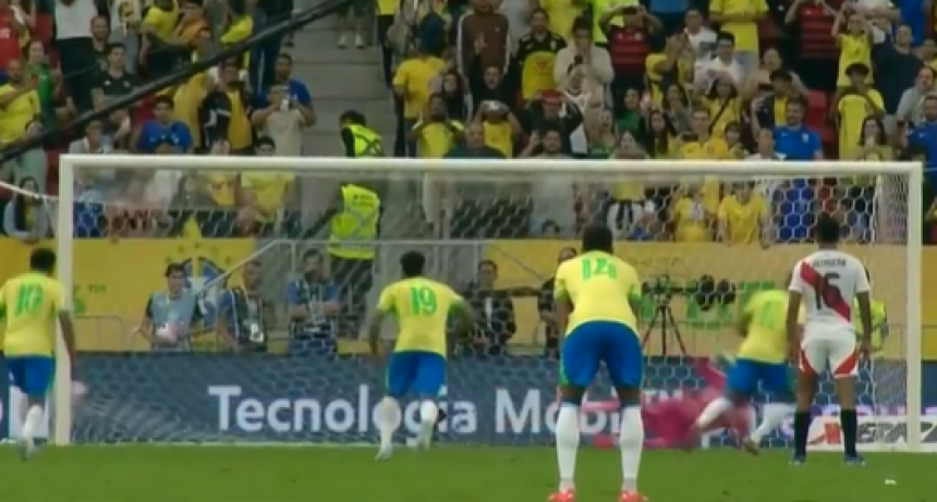 Brasil goleó 4-0 a Perú y comenzó a respirar 