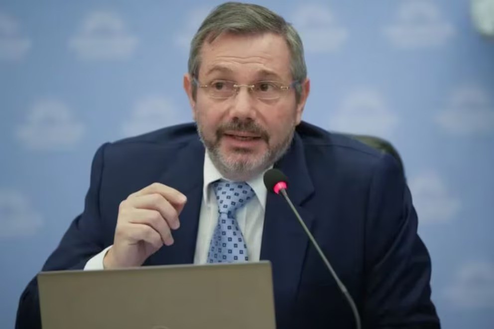  El Gobierno buscará aumentar la edad jubilatoria y negó una motosierra contra ancianos
