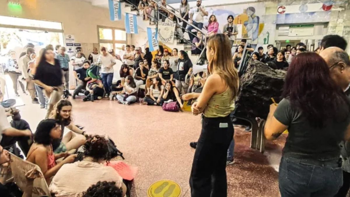 Nueva semana de paro en las universidades: clases públicas y asambleas en la Unne