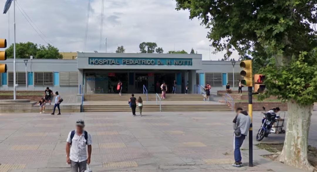 Al menos 42 médicos sufrieron una intoxicación con la comida de un hospital pediátrico: hubo tres internados