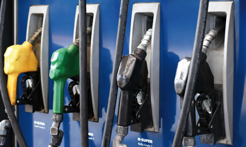 Por la baja demanda y el sobrestock, descartan faltante de combustibles por el paro de camioneros