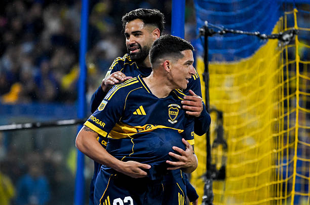 Boca goleó a Newell´s y alcanzó la punta de su zona