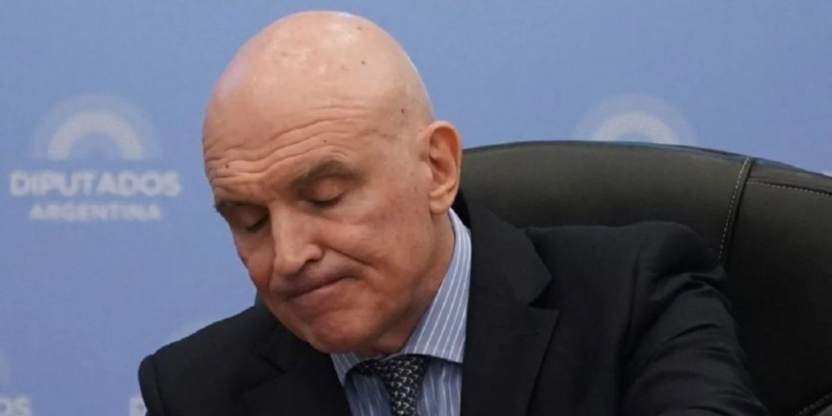 Se oscurece el panorama para Espert: abren investigación en su contra por lavado de dinero
