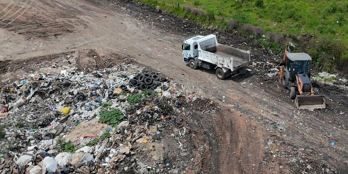 Trabajos periódicos en Presidencia de la Plaza para ordenar el basural de la Ruta 7
