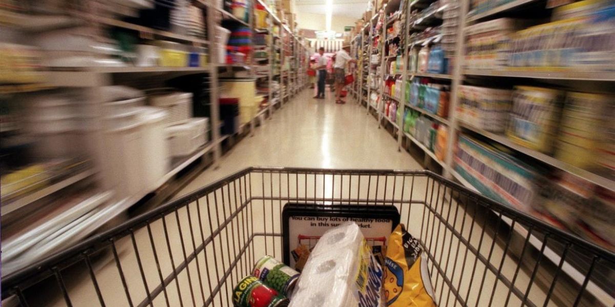 El changuito cada vez más vacío: el consumo masivo registró un derrumbe del 4,4% en supermercados