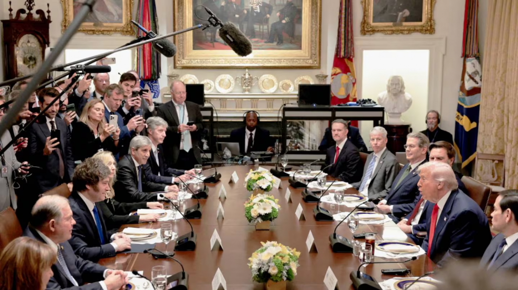 “Argentina pelea por su vida”: el Gobierno respondió a los dichos de Trump