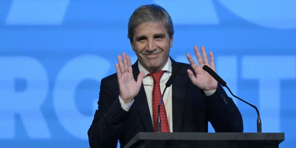 Caputo aseguró que no habrá cambios en el equipo económico luego de las elecciones
