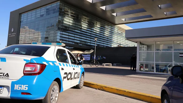Neuquén:  Vioo a una adolescente y la dejo embarazada 