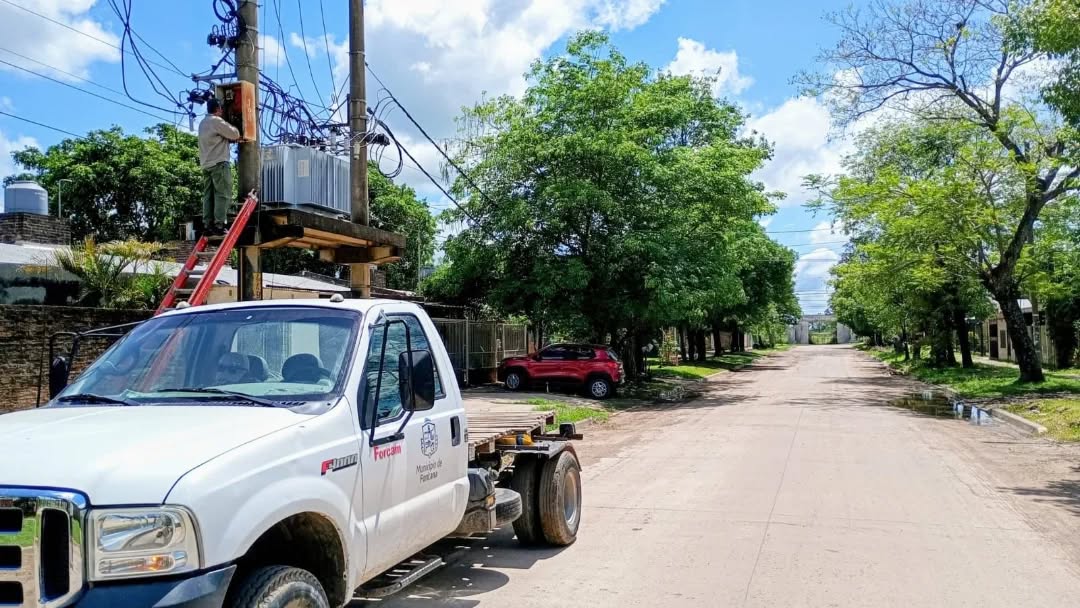  Municipalidad de Fontana: trabajos para la reparación del alumbrado público