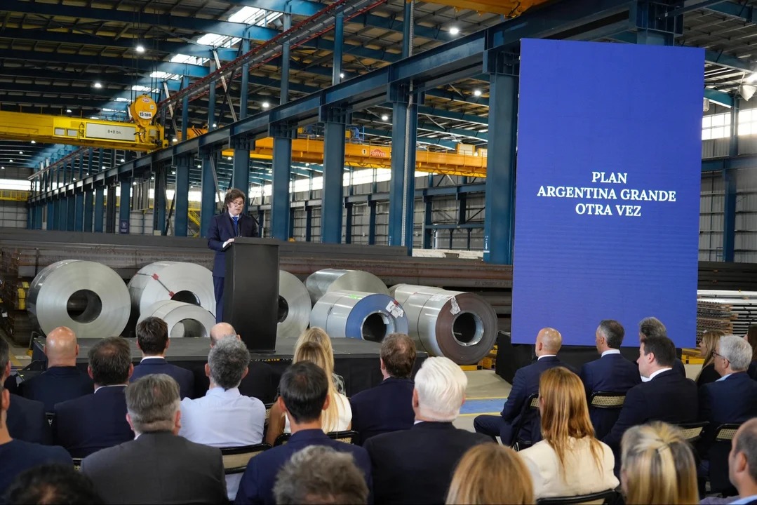 Milei calificó el acuerdo entre YPF y Eni como “la inversión más grande de la historia argentina” 