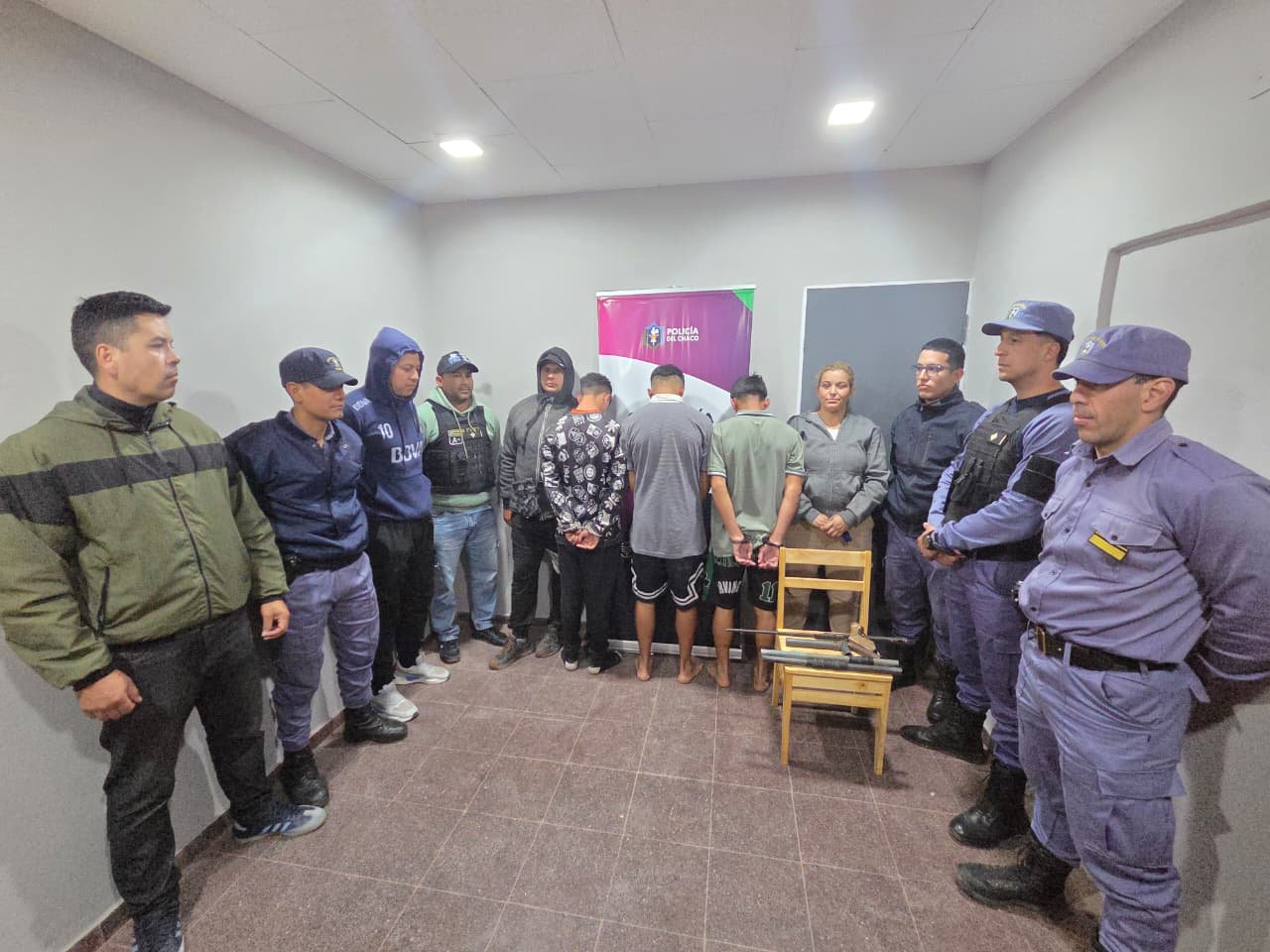 Gresca entre adolescentes en Fontana termina a los tiros: la madre de uno de ellos entregó un arma
