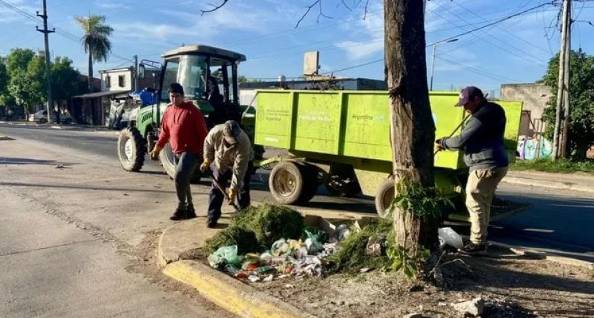 Avanzan los operativos de limpieza y recolección en distintos puntos de Fontana