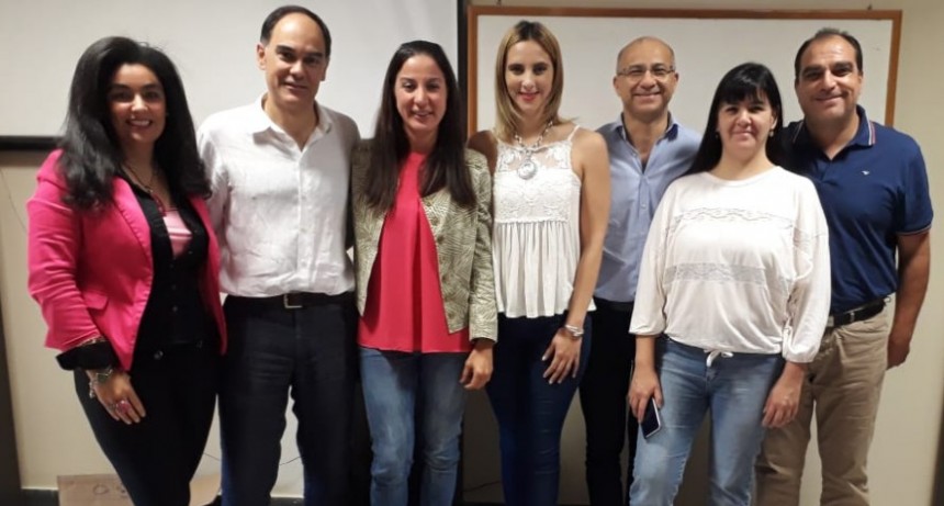 Convocado por la Asociación de Ginecología y Obstetricia Chaqueña, el profesional Diez Lázaro disertó sobre Histeroscopía