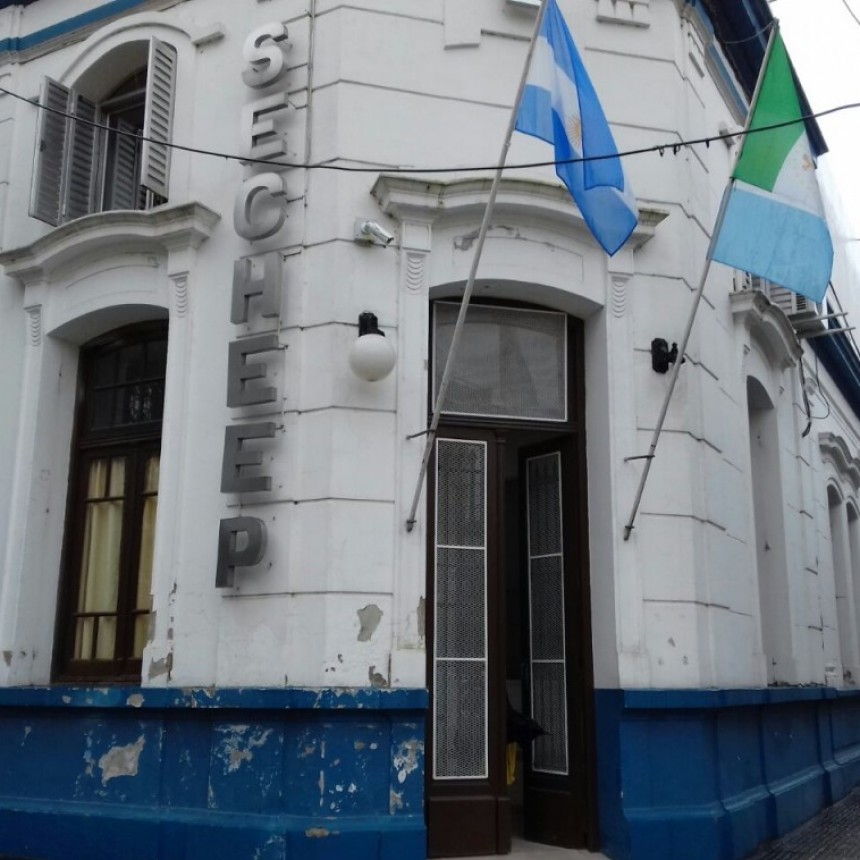 Reclamo de vecinos por corte de suministro eléctrico en Villa Río Negro