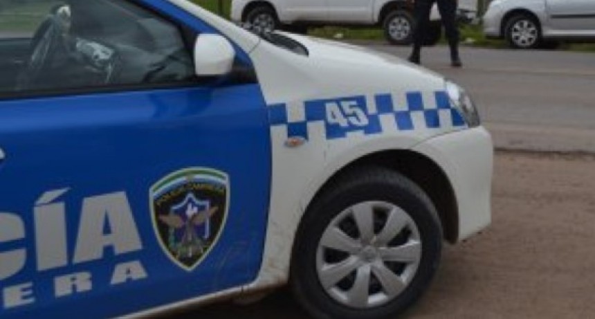 Empleados civiles de la Policía Caminera con funciones en el juzgado de Sáenz Peña reclaman mejoras de salarios y respuestas de las autoridades provinciales.