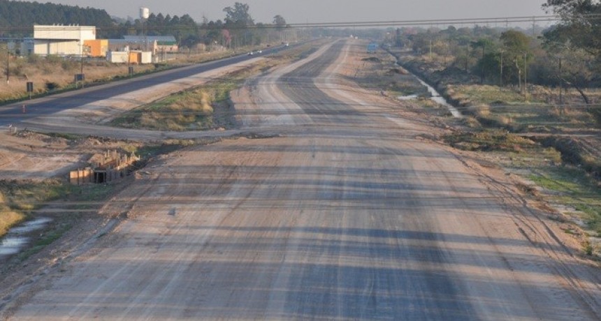 Ya se intimó a la empresa que coloque iluminación y señalización en las obras de la Ruta 11