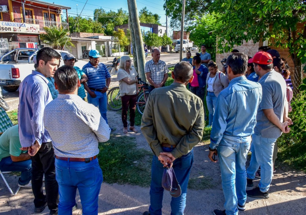 Fontana: la Intendente Patricia Rodas anunció el pavimento para el barrio Cacique Pelayo