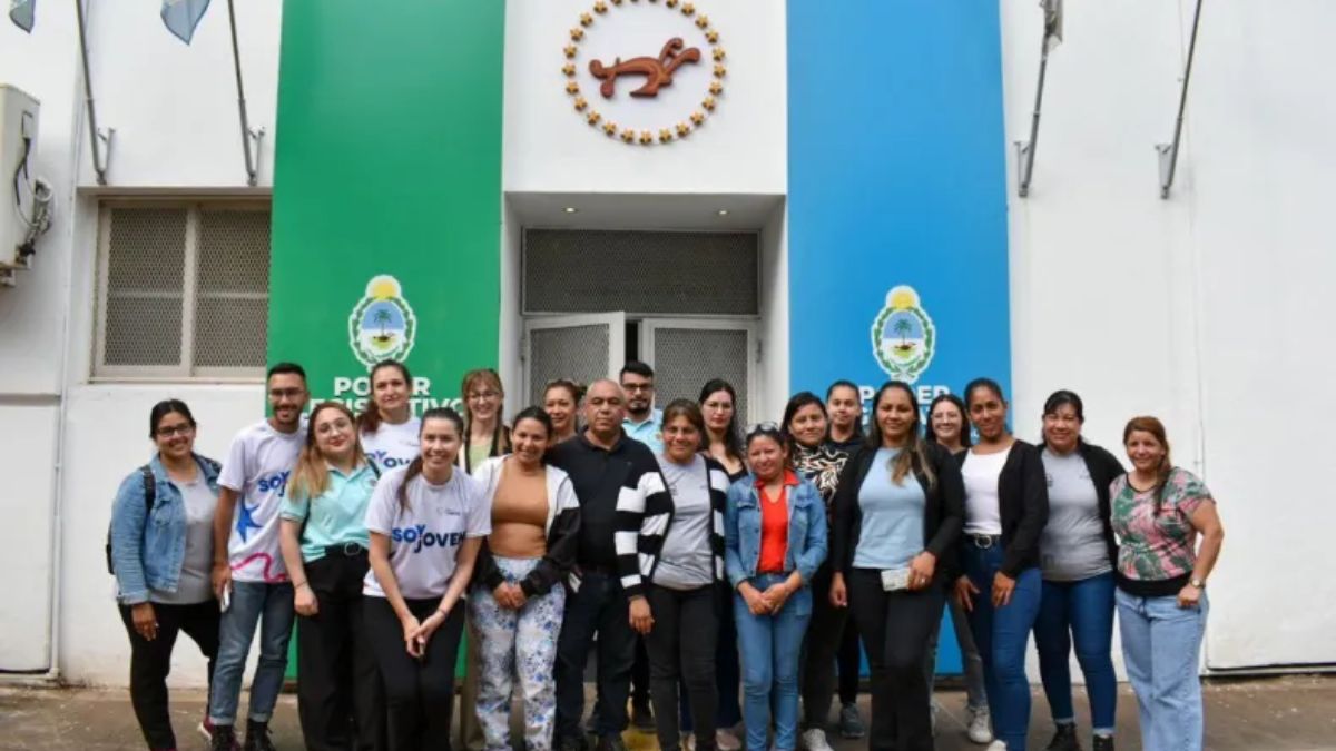 Estudiantes de Resistencia y Barranqueras visitaron la Legislatura: aprendieron sobre la función de los diputados y leyes