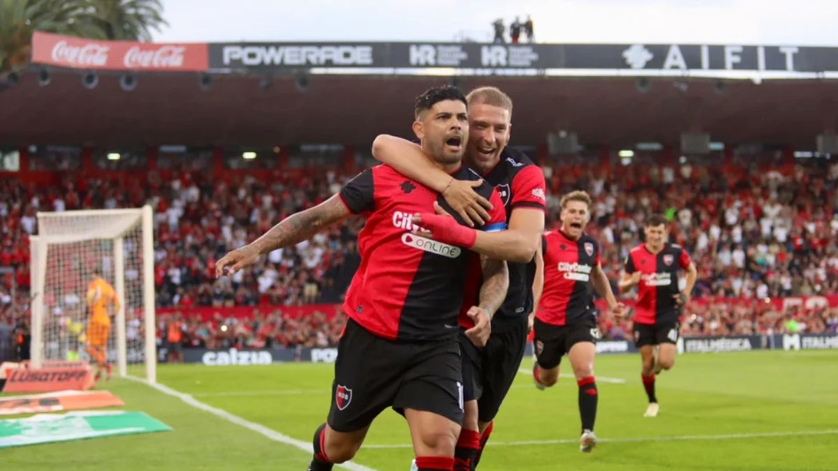 Con polémica, Independiente perdió en su visita a Newell's por la Liga Profesional y se aleja de la Copa Libertadores