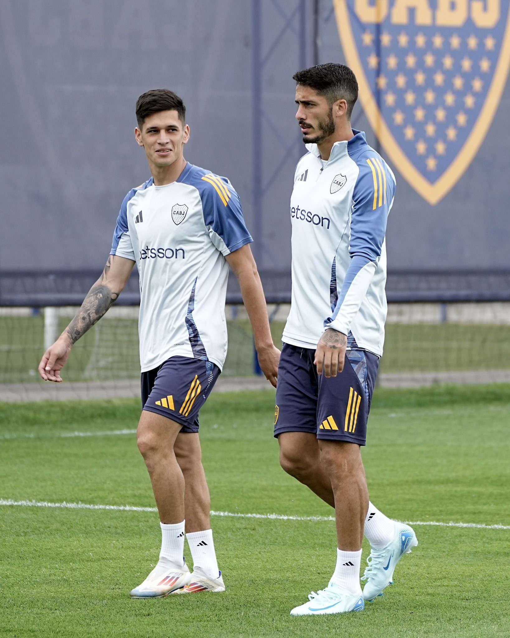 Boca visita a Lanús con la necesidad de ganar y mejorar su imagen