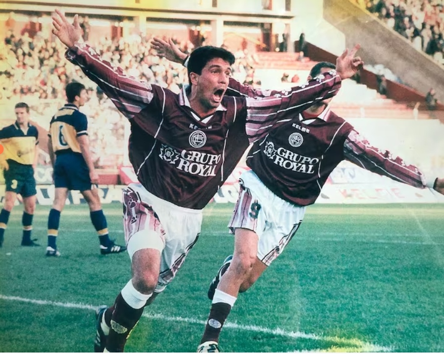 De ser campeón en el fútbol argentino a salvar vidas como médico: la historia de Juan Fernández di Alessio