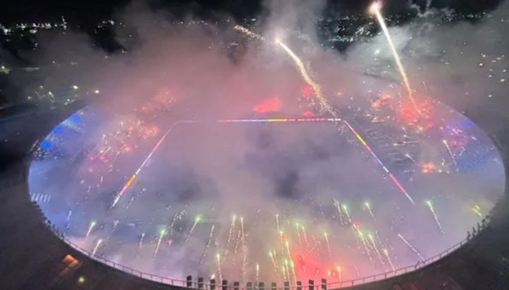 Dura sanción a Racing que deberá jugar sin hinchas por usar pirotecnia
