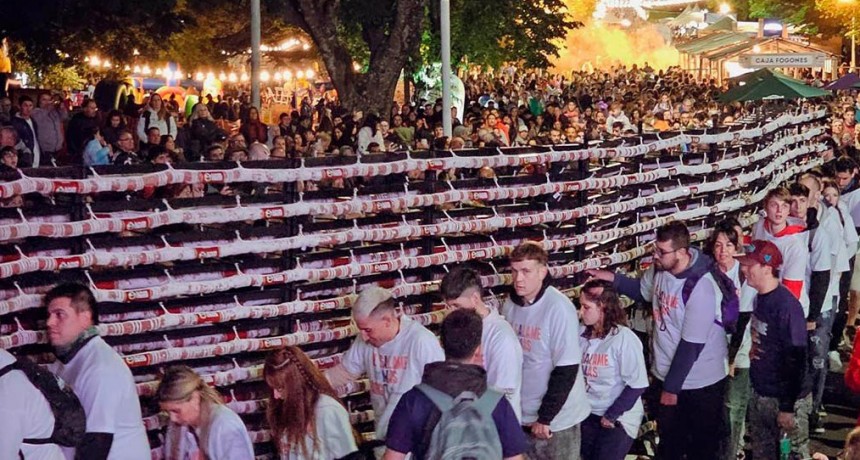 El salame que pasó de 16 metros a medir más de 400 y batió un récord mundial