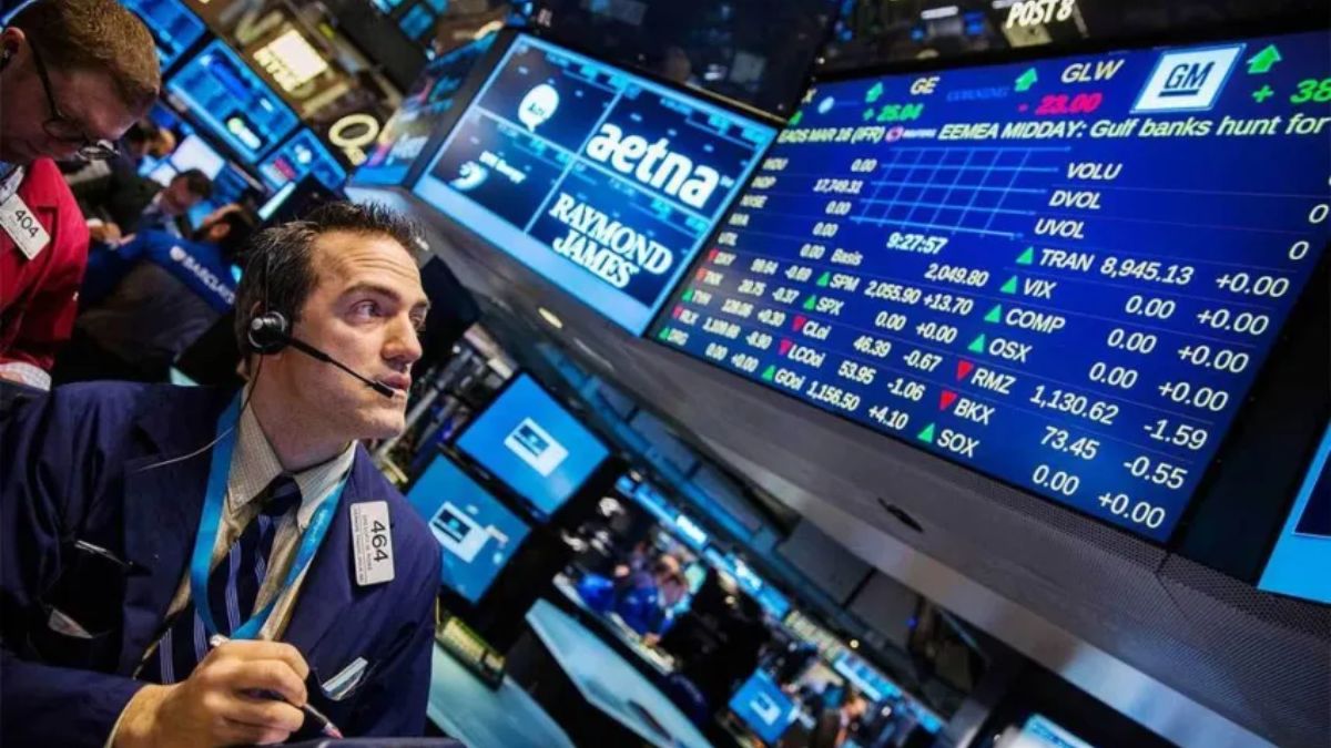 El riesgo país argentino se desploma por debajo de los 900 puntos