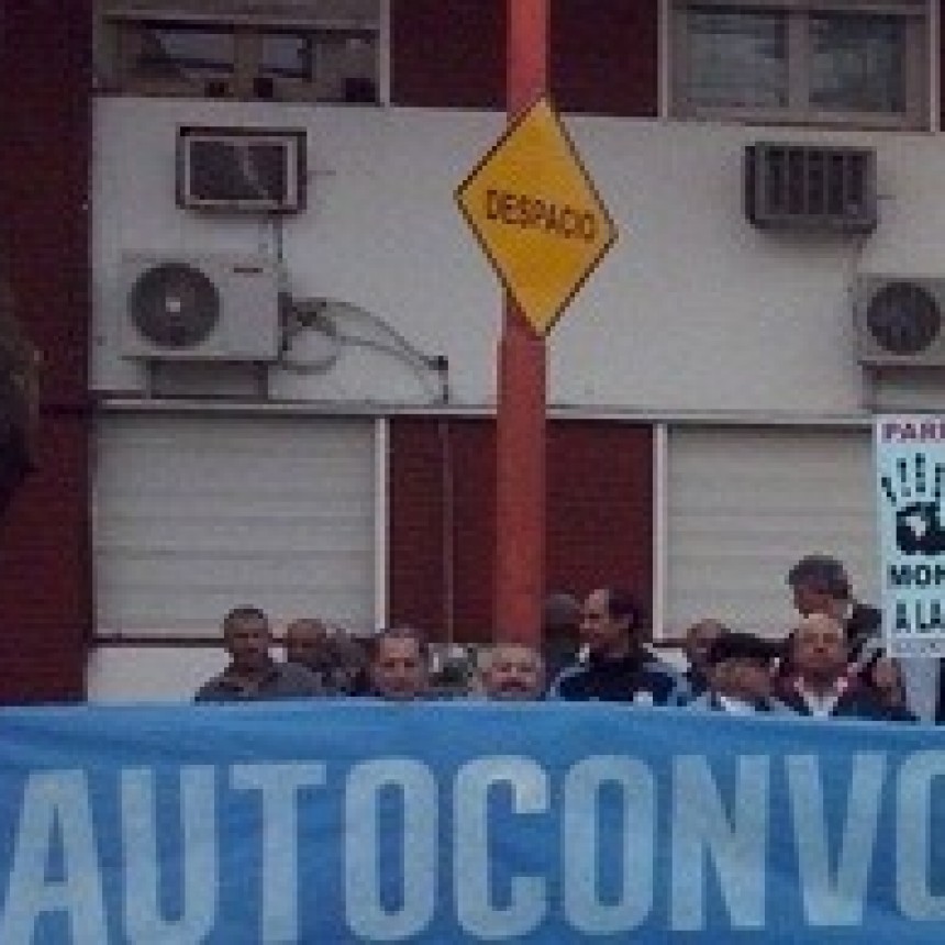 Policías Autoconvocados fueron recibidos en la Jefatura de Policía
