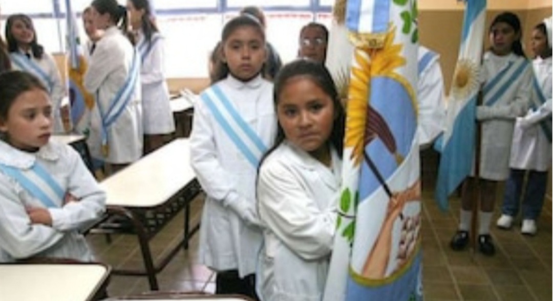La Pampa: alumnos ya no tendrán que tener el mejor promedio para llevar la bandera