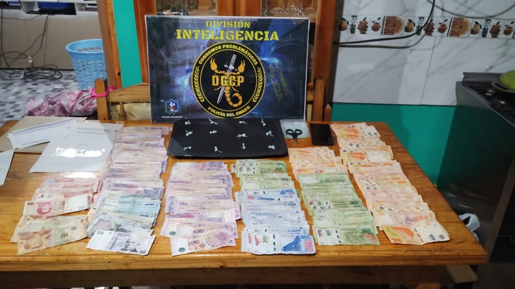 Con 12 bochitas de cocaína atraparon en su casa de villa Palermo I a una mujer