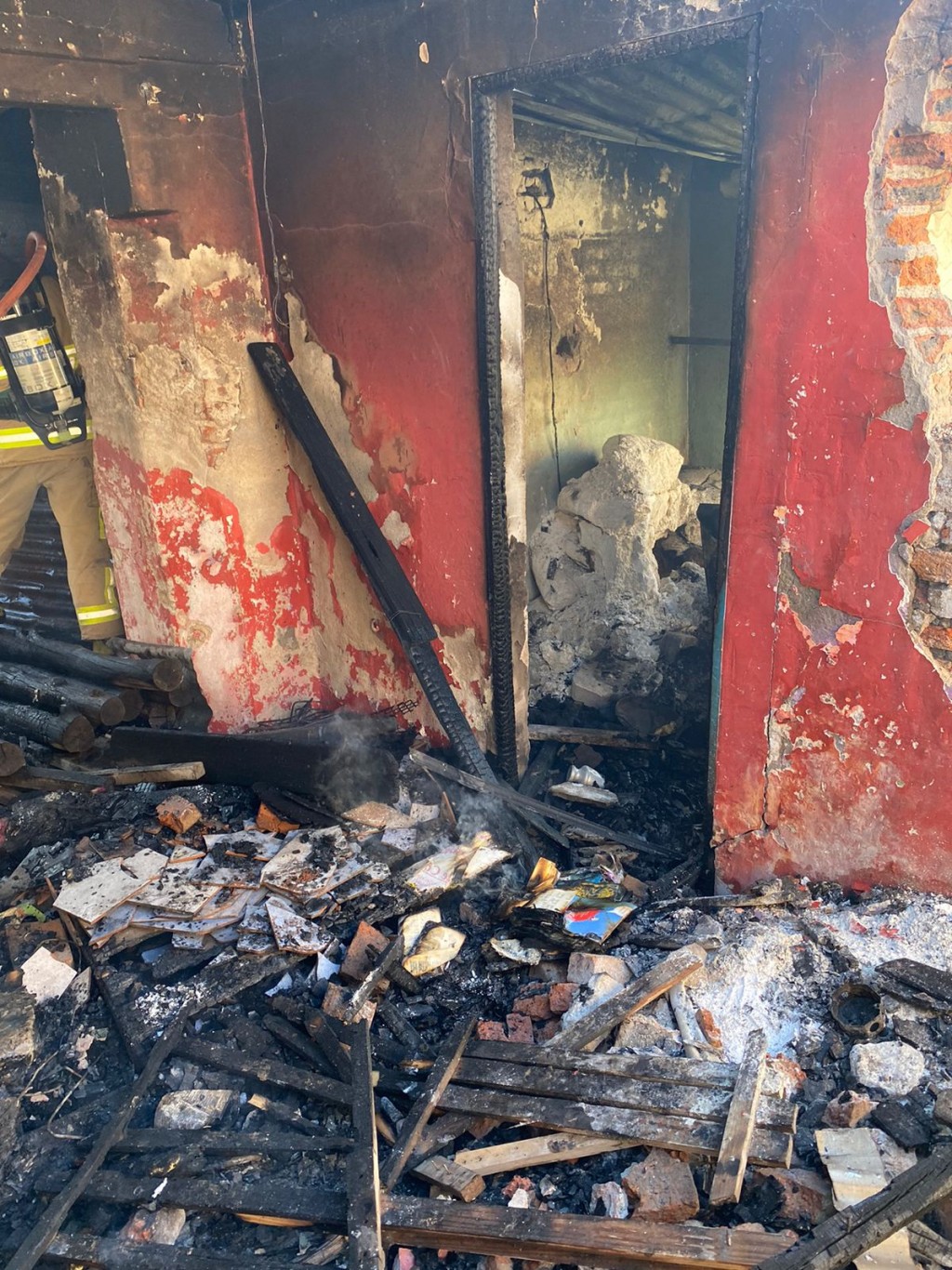  Tragedia: las llamas destruyeron una vivienda