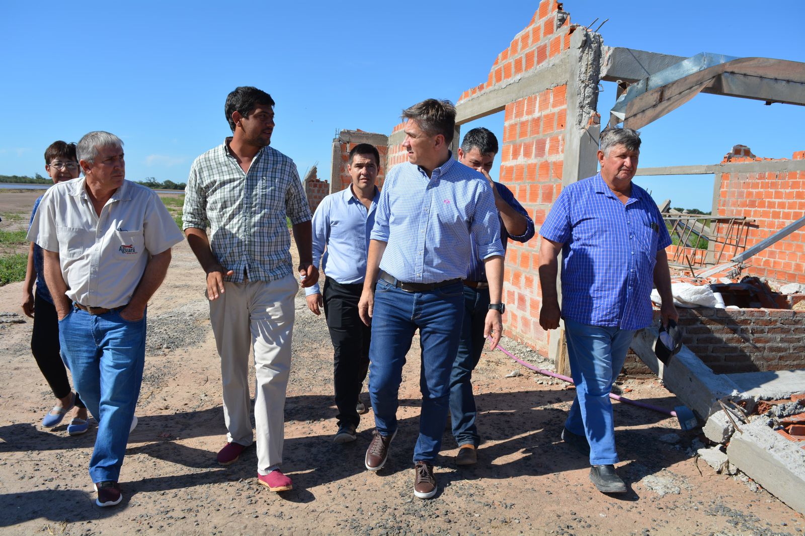 El gobernador Leandro Zdero acompañó a productores afectados por el temporal en Colonia el Caburé