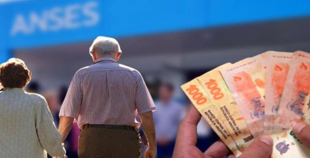 El Gobierno evalúa pagar un bono de $55.000  para jubilados si se aprueba la Ley Ómnibus