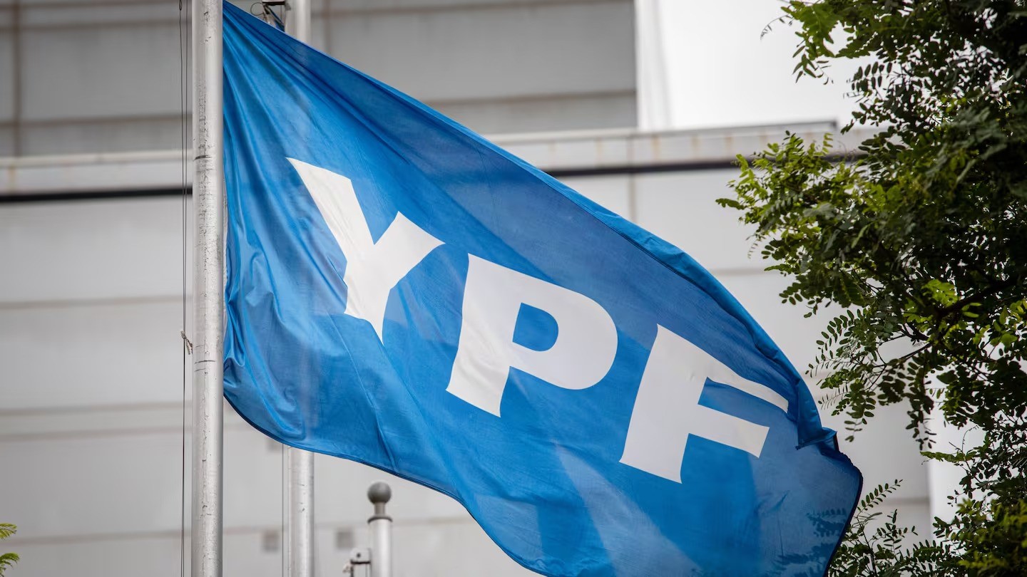 Argentina pidió a la jueza de Nueva York frenar los embargos por el juicio de YPF