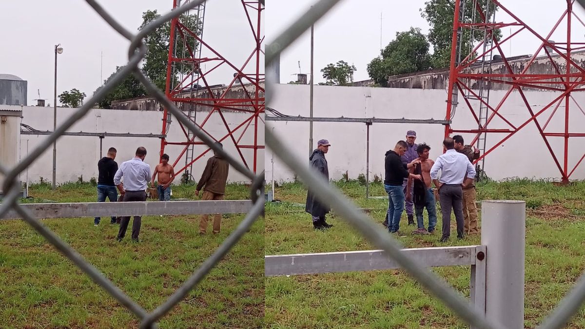 Tras una negociación, el hombre descendió de la antena que pensaba tirarse: fue trasladado a hospital