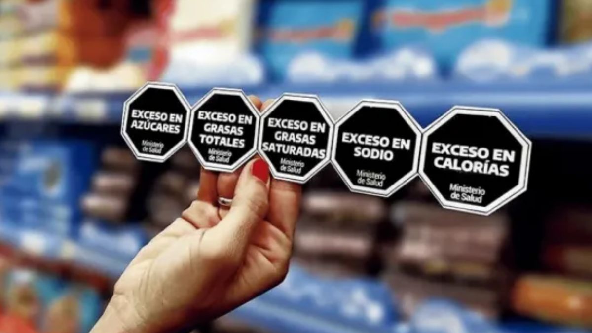 Cambian las reglas de los sellos negros en los alimentos: todo lo que tenés que saber