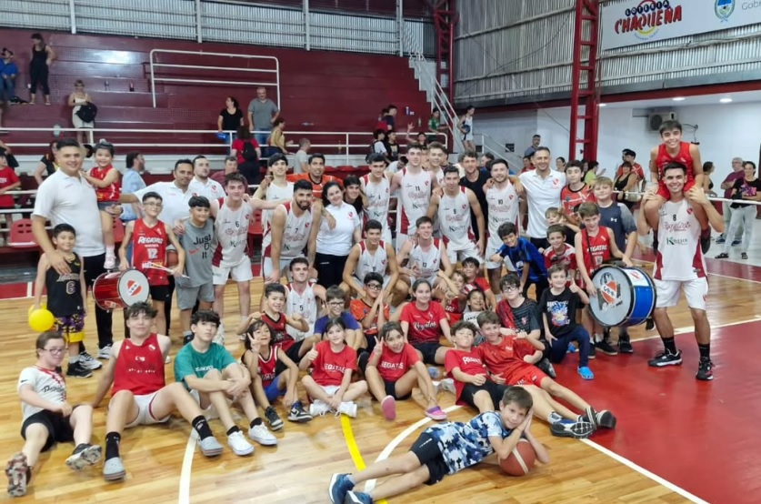  Pre Federal de Básquet: Regatas se adelantó en la final