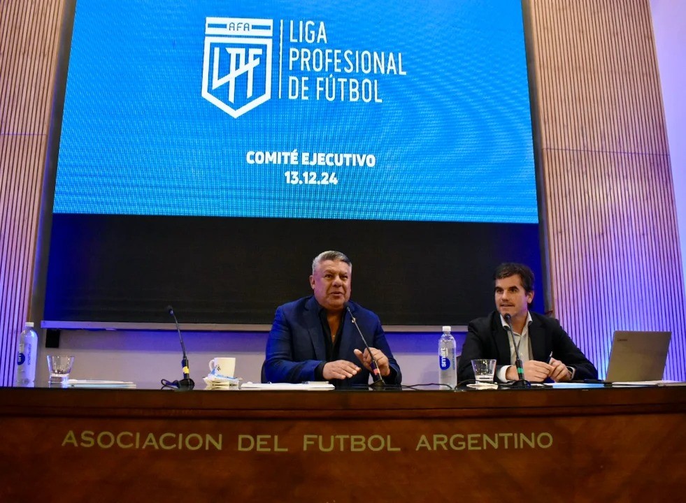 El fútbol de Primera no tendrá un torneo largo en 2025