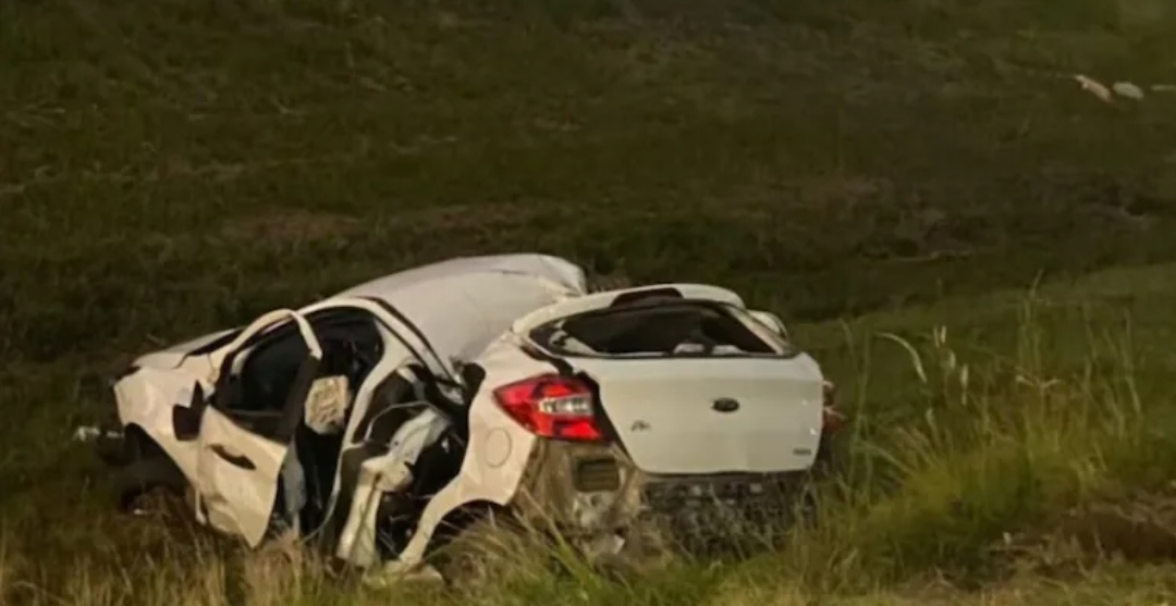 Tragedia en Córdoba: un grupo de amigos volcó con el auto en la ruta y dos de ellos murieron