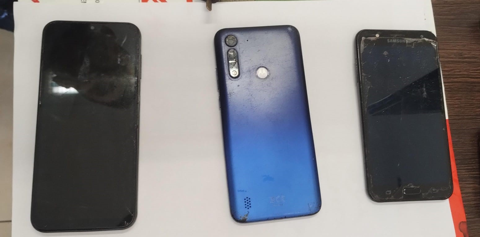 Sin teléfonos para detenidos: secuestran celulares en la Undécima