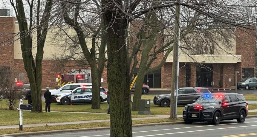 Una adolescente mata a un profesor y un estudiante en una escuela de Estados Unidos