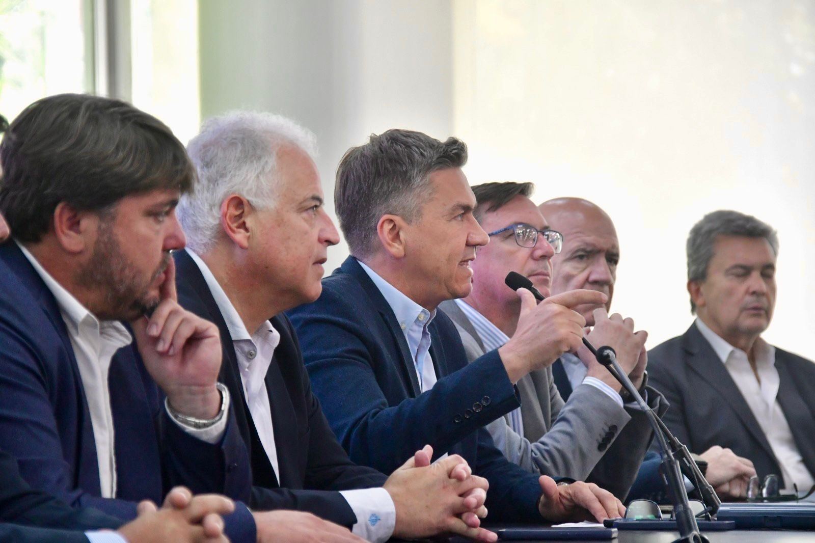Luz para el interior: convenios para instalar generadores y mejorar el abastecimiento